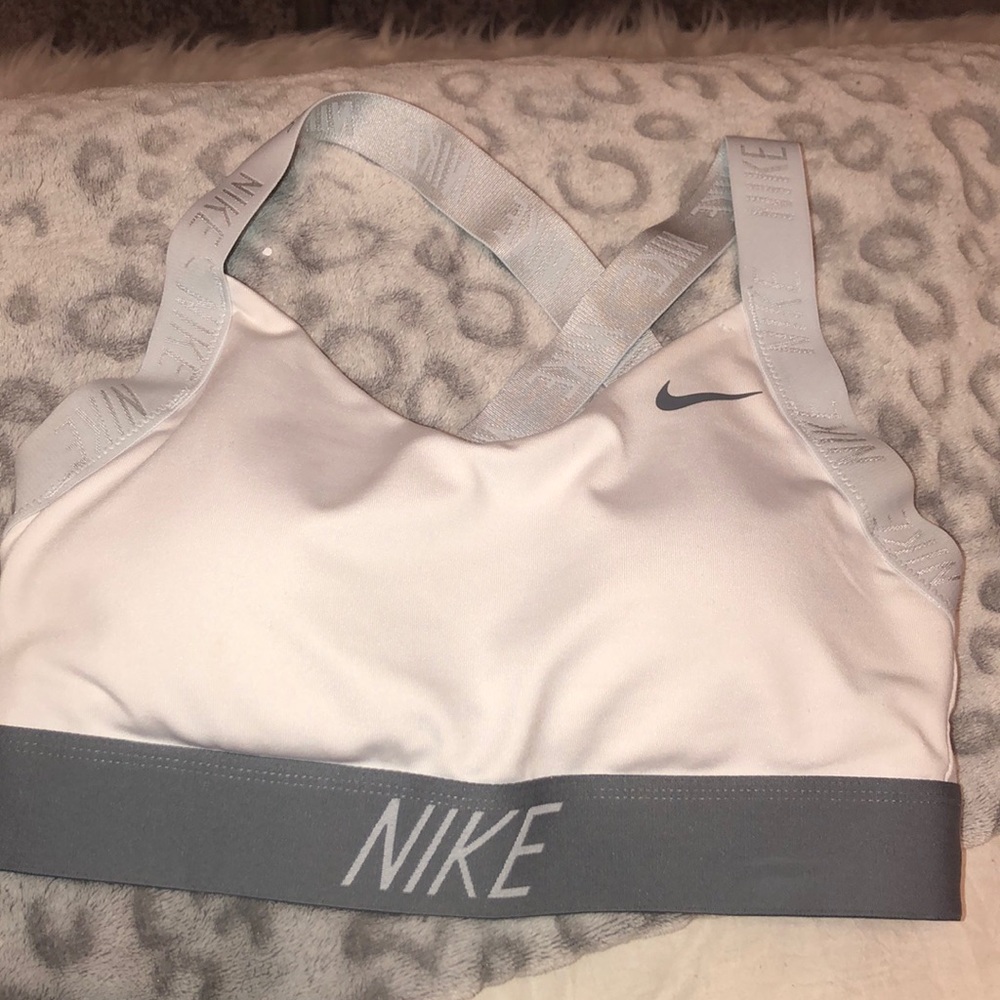 NIKE SPORTS BRA worn once